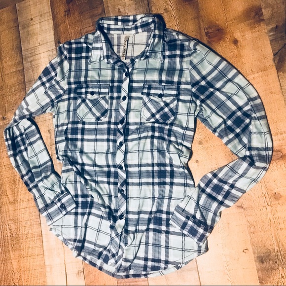 R n B Flannel shirt - Picture 1 of 6